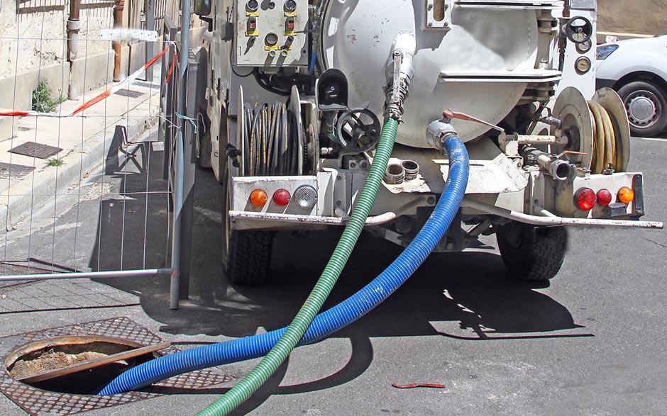 camion assainissement Courgent